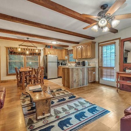 Treehouse Between Gatlinburg And Pigeon Forge. Pet Friendly! Eksteriør bilde