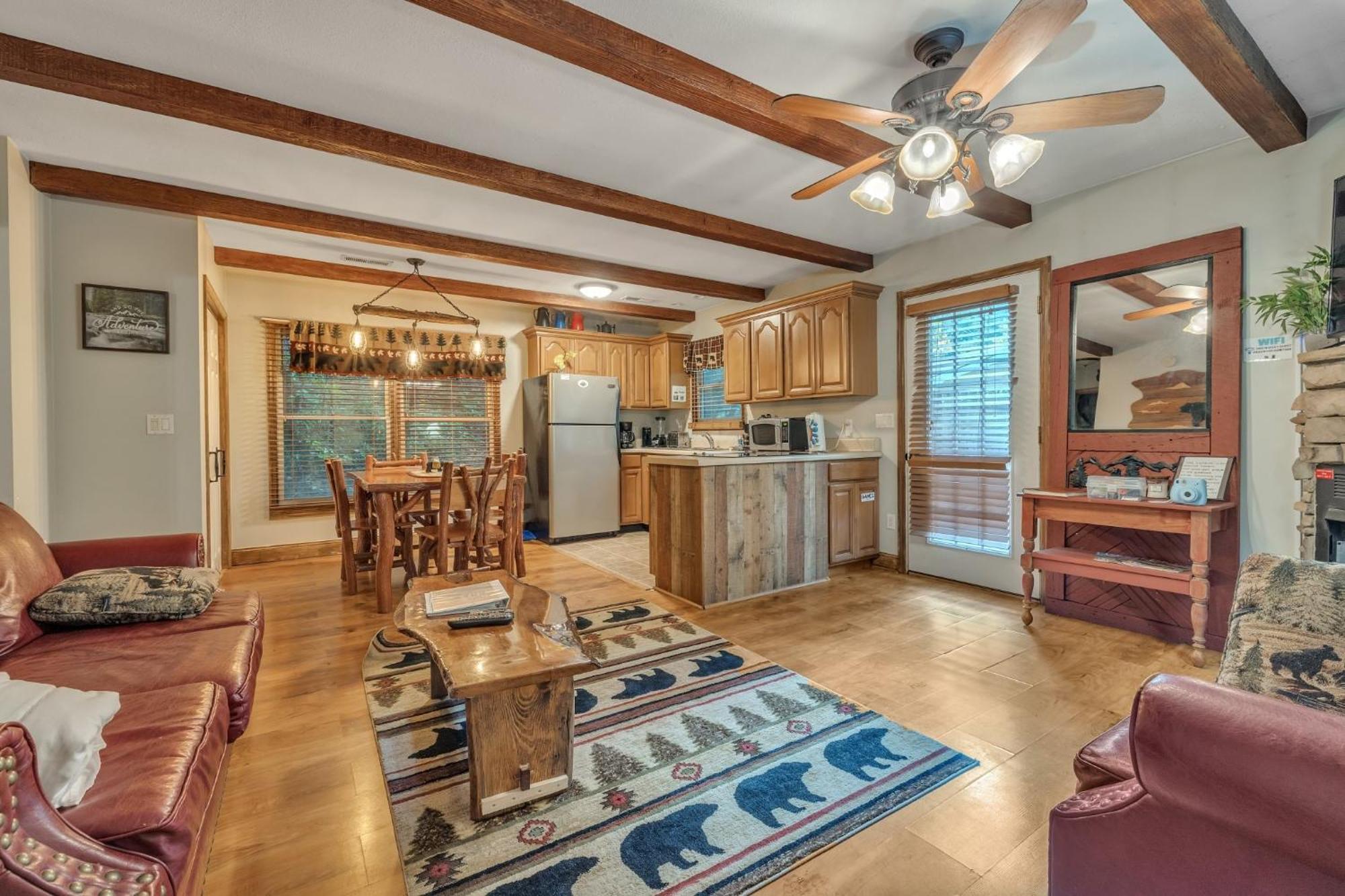 Treehouse Between Gatlinburg And Pigeon Forge. Pet Friendly! Eksteriør bilde