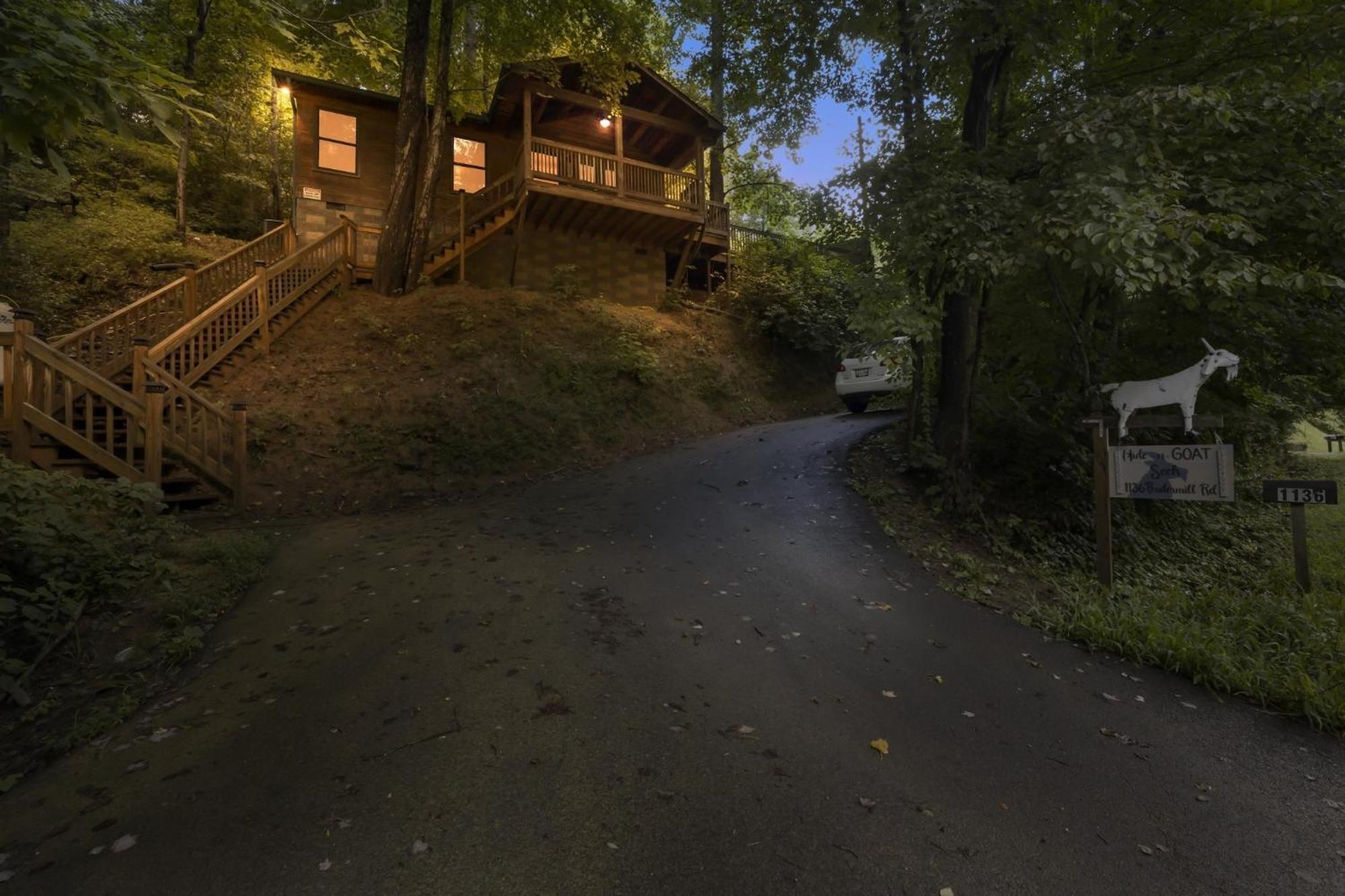 Treehouse Between Gatlinburg And Pigeon Forge. Pet Friendly! Eksteriør bilde